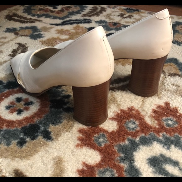 Brioso women shoes Size 9 AA chunky heel beige color - Picture 4 of 10